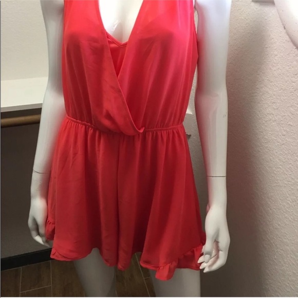 ASTR Daytime/Night-time cream shift dress and Coral Romper BUNDLE Sz M - Picture 4 of 16